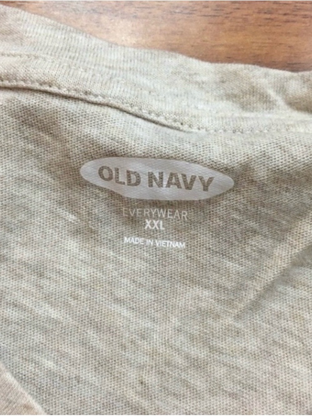 Old Navy Women's Oatmeal V Neck Lightweight T-Shirt Size XXL Casual Minimalist - Picture 10 of 14